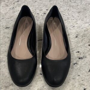 Ecco Women's Classic Black Flats